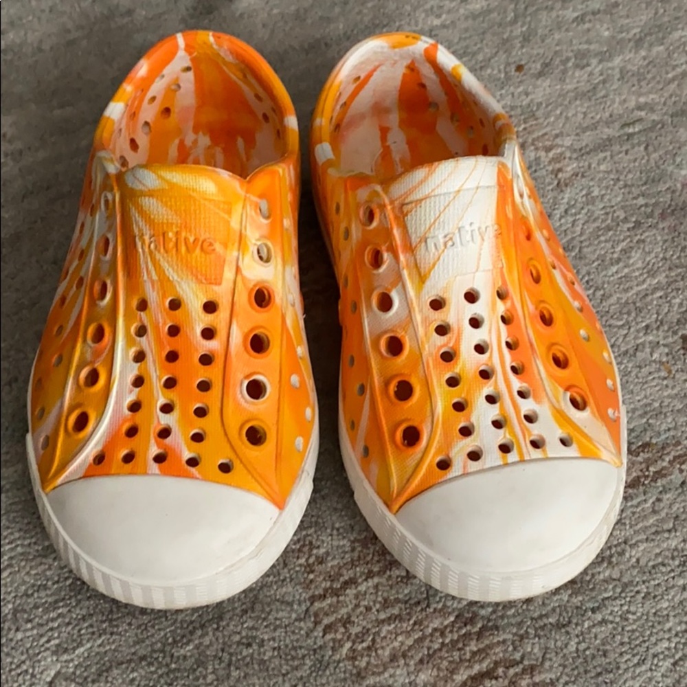 🧡 Like NEW Native shoes 🧡